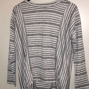 BEAUTIFUL GREY & WHITE SWEATER